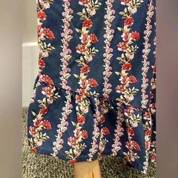 ✨Jessica Simpson Romper size small floral blue with ruffle hem - Picture 4 of 8